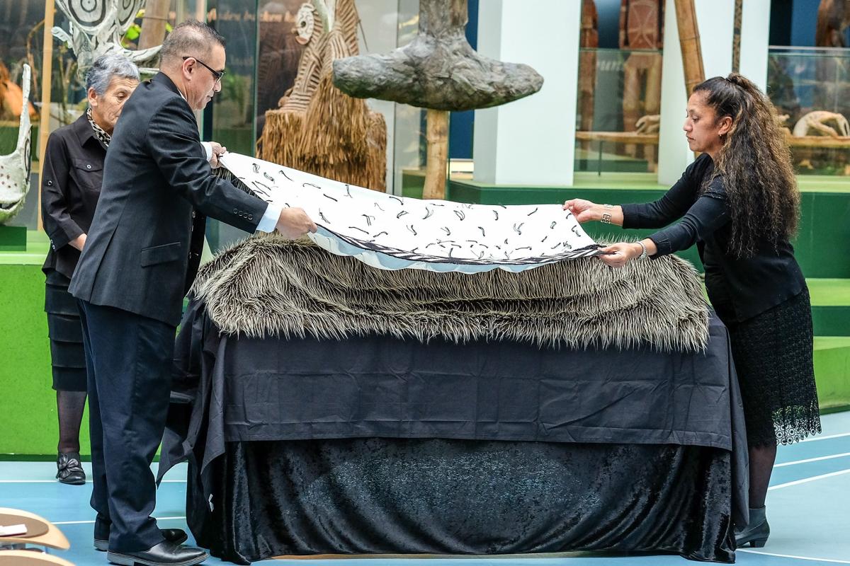 Zeremonie zur Übergabe menschlicher Überreste an eine Delegation des Museum of New Zealand Te Papa Tongarewa im Übersee-Museum Bremen