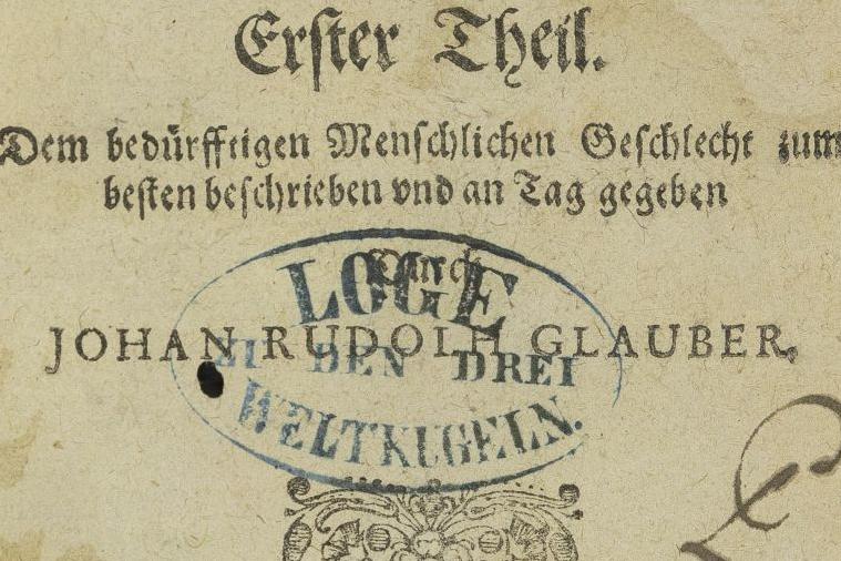 Titelblatt mit Stempel aus: Johann Rudolph Glauber, Pharmacopaeae Spagyricae, Amsterdam 1668 (Ausschnitt)